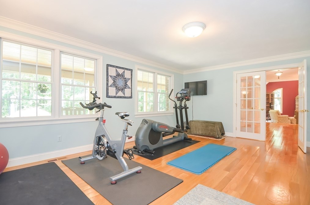 4 Evans Ln, Norfolk MA 02056-1545 exterior