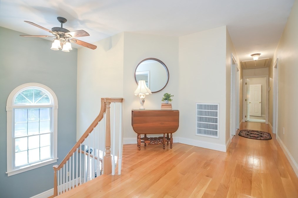 4 Evans Ln, Norfolk MA 02056-1545 exterior