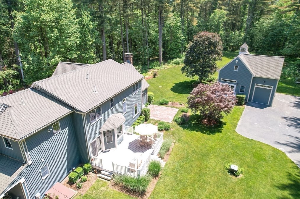 4 Evans Ln, Norfolk MA 02056-1545 exterior