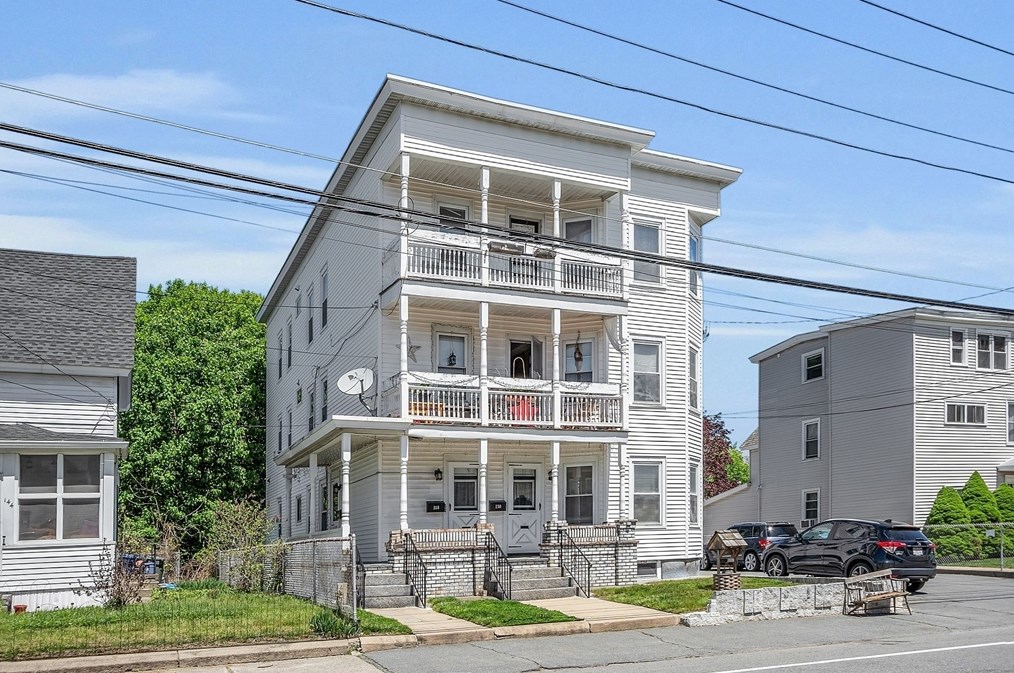146 Spruce St, Leominster, MA 01453 exterior