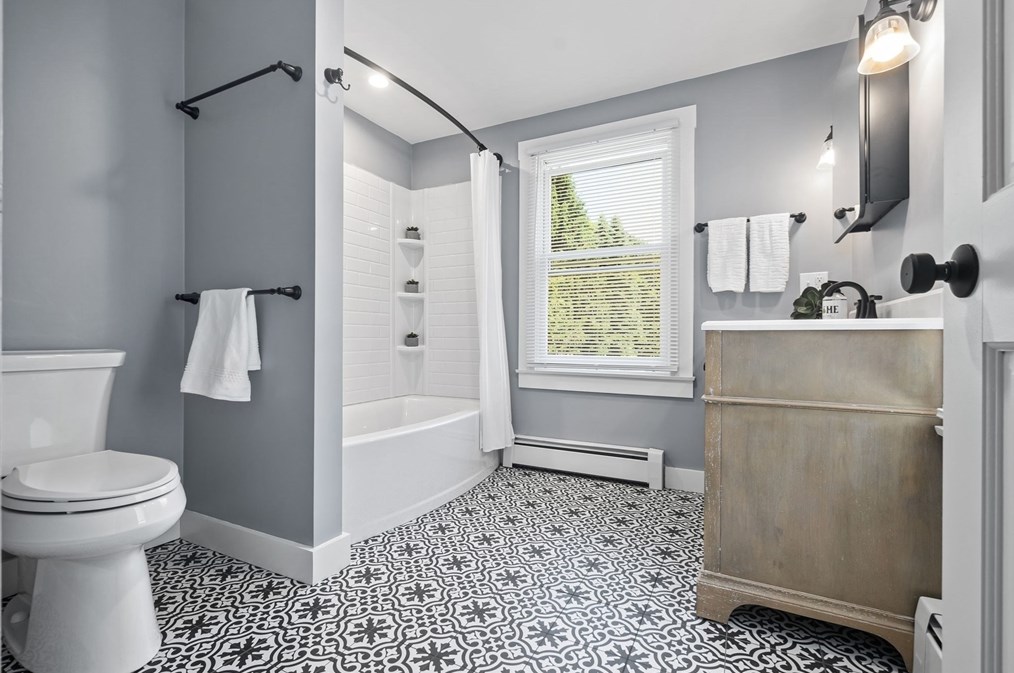 16 High St, Merrimac MA  01860-2303 exterior