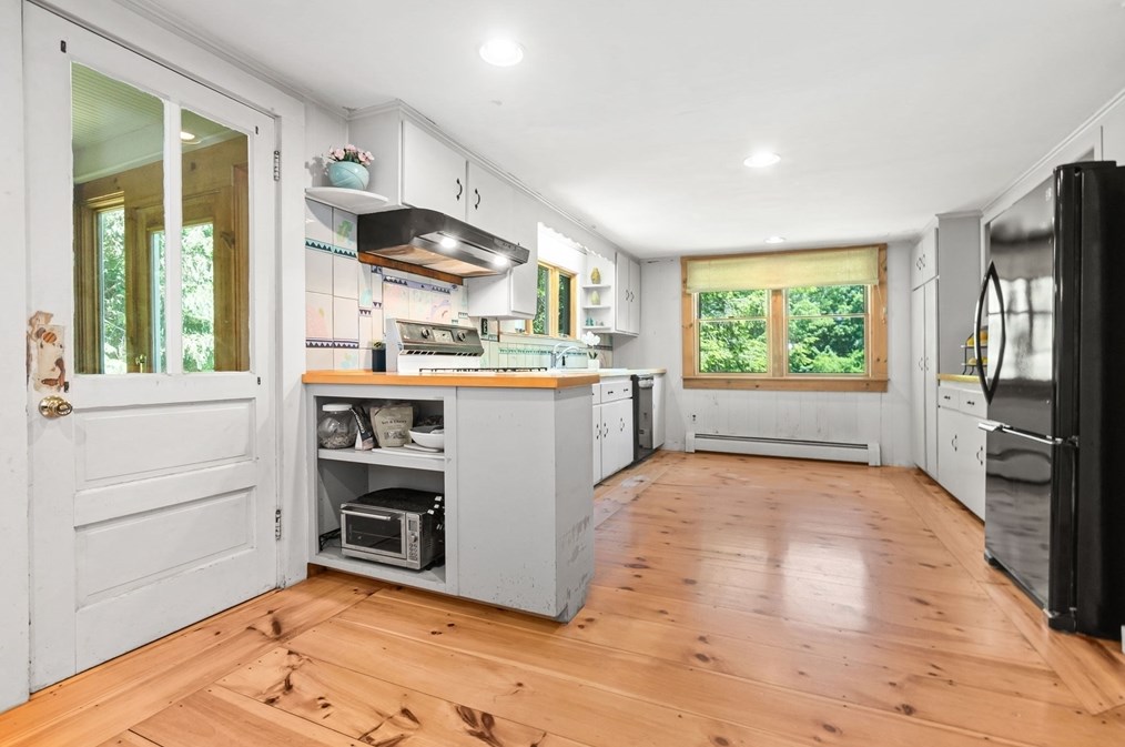 16 High St, Merrimac MA  01860-2303 exterior