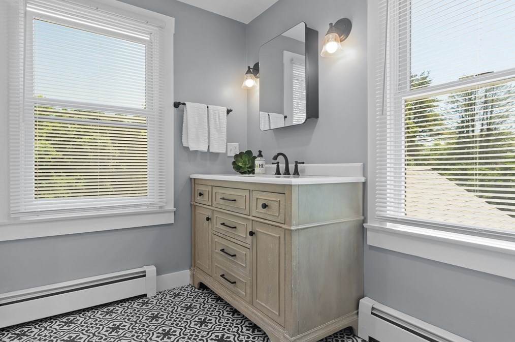 16 High St, Merrimac MA  01860-2303 exterior