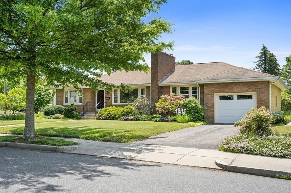 72 Fales St, Worcester, MA 01606 exterior