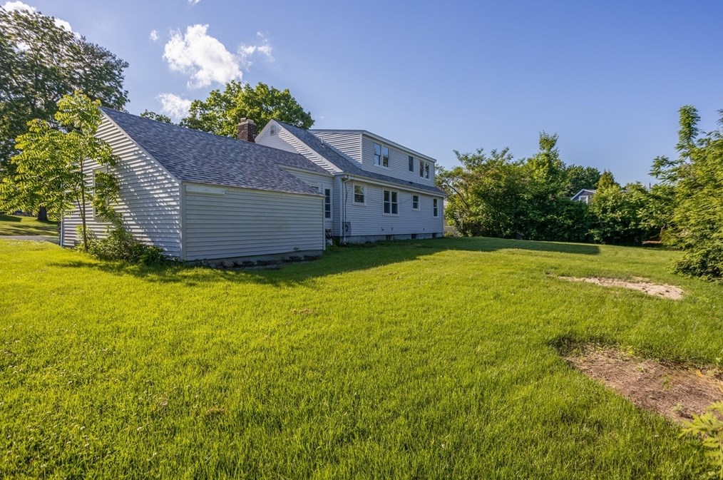 12 Chainey St, Seekonk MA 02771-4312 exterior