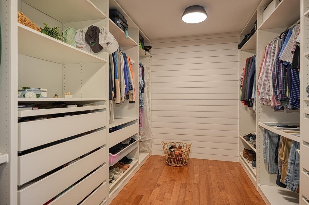 17 Elm St, Hopkinton MA  01748-1666 exterior