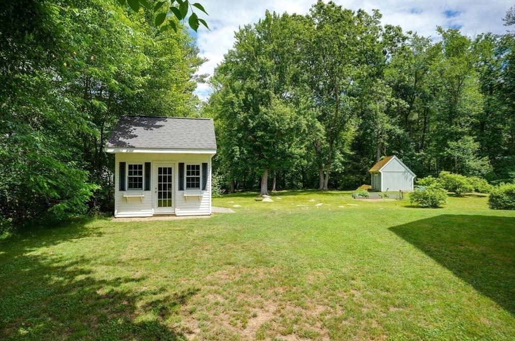 17 Elm St, Hopkinton MA  01748-1666 exterior