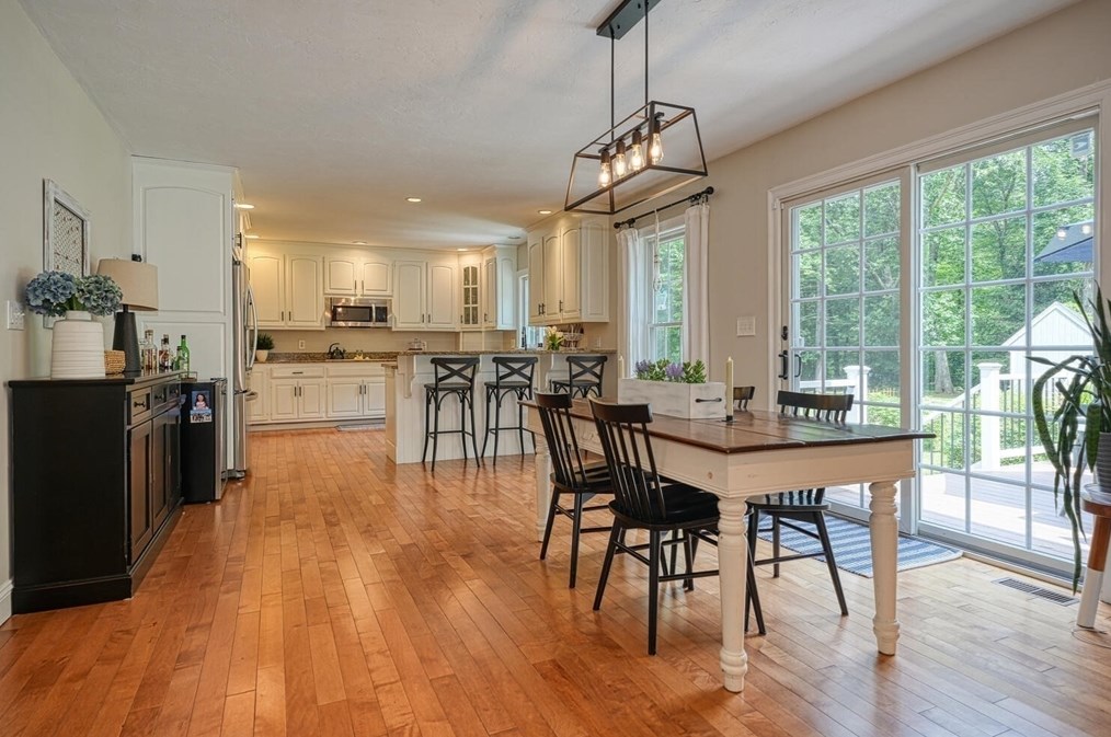 17 Elm St, Hopkinton MA  01748-1666 exterior