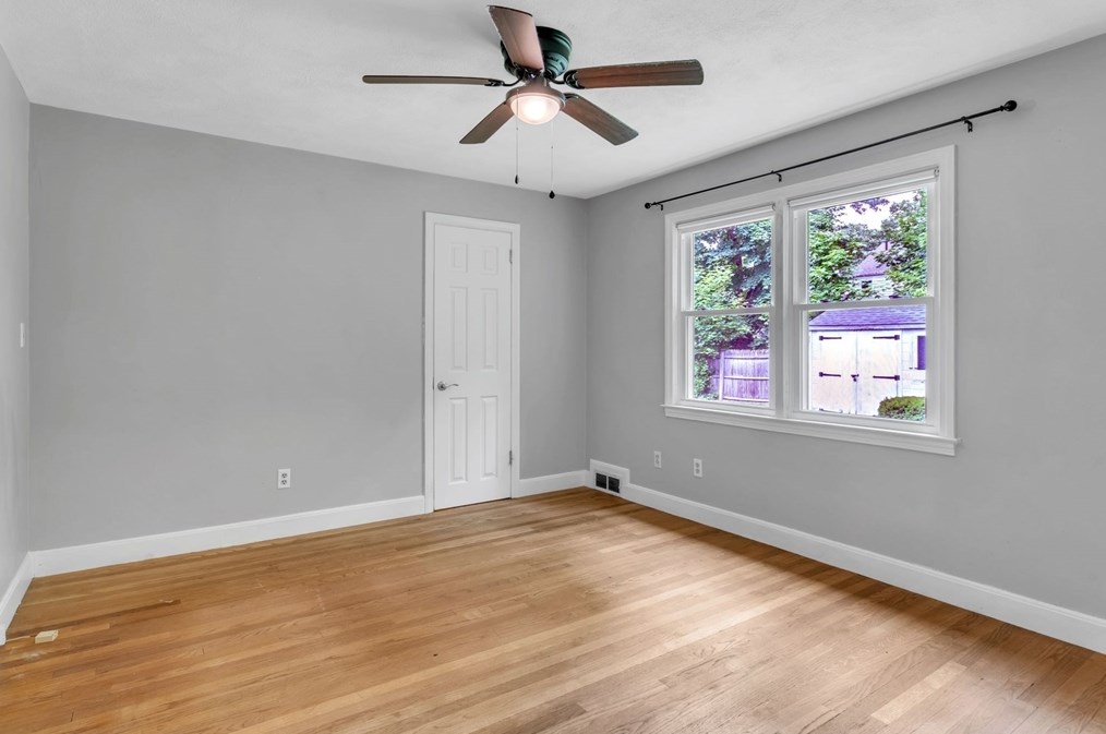 97 Old Brk Rd, Springfield MA 01128 exterior