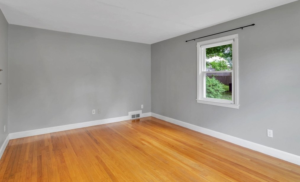 97 Old Brk Rd, Springfield MA 01128 exterior