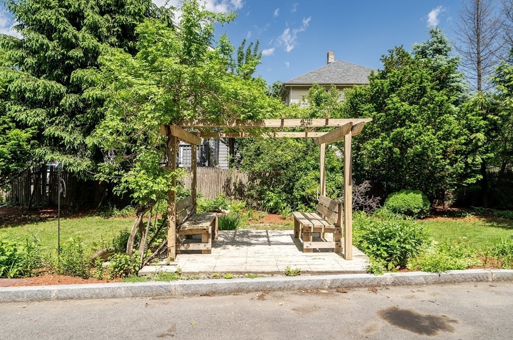 12 Guild St, Quincy MA 02169-6620 exterior