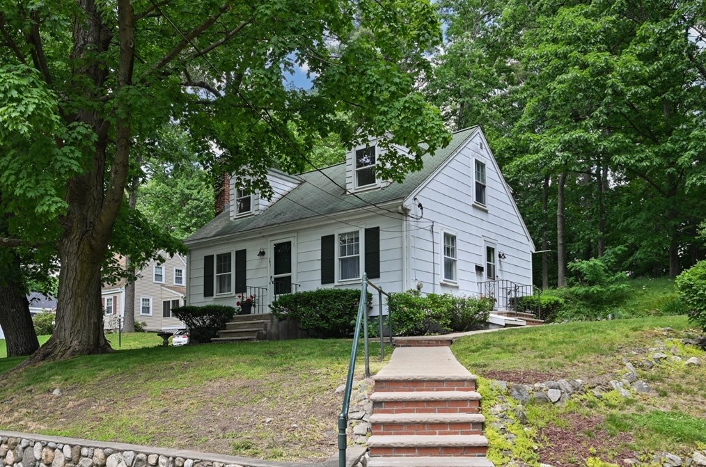 151 Grove St, Reading, MA 01867 exterior