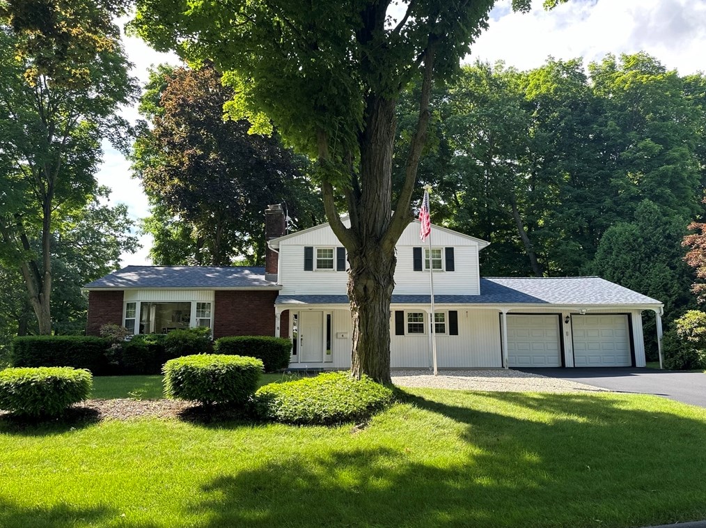 4 Burns Way, Holyoke, MA 01040 exterior