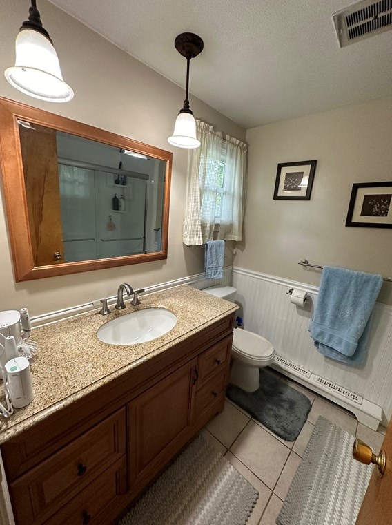 4 Burns Way, Holyoke MA 01040-7308 exterior