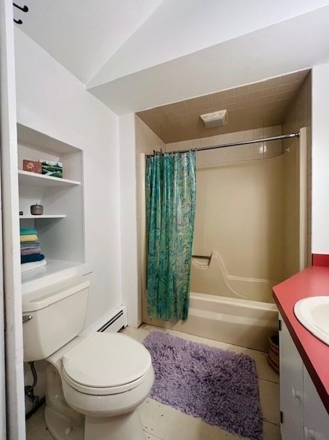 376 Grove St, Worcester MA 01605-1223 exterior