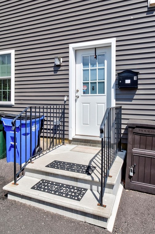 26 Court St, Fall River MA  02720-2733 exterior