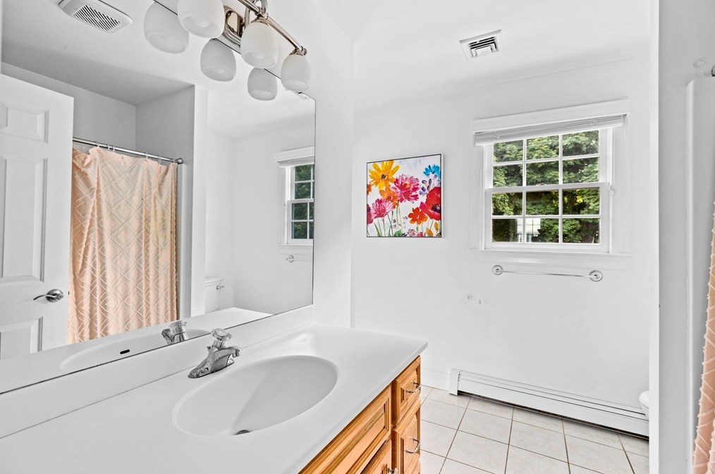 4 Julian Way, Hingham MA 02043-3939 exterior