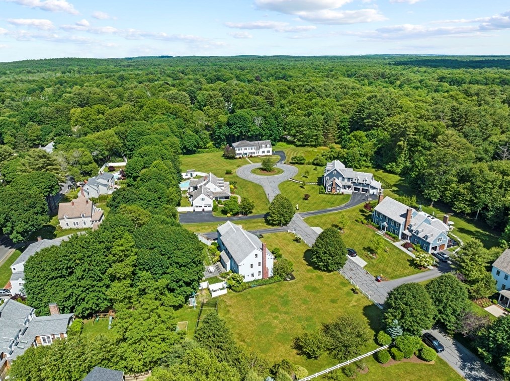 4 Julian Way, Hingham MA 02043-3939 exterior