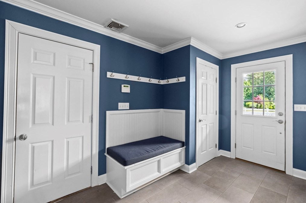 4 Julian Way, Hingham MA 02043-3939 exterior