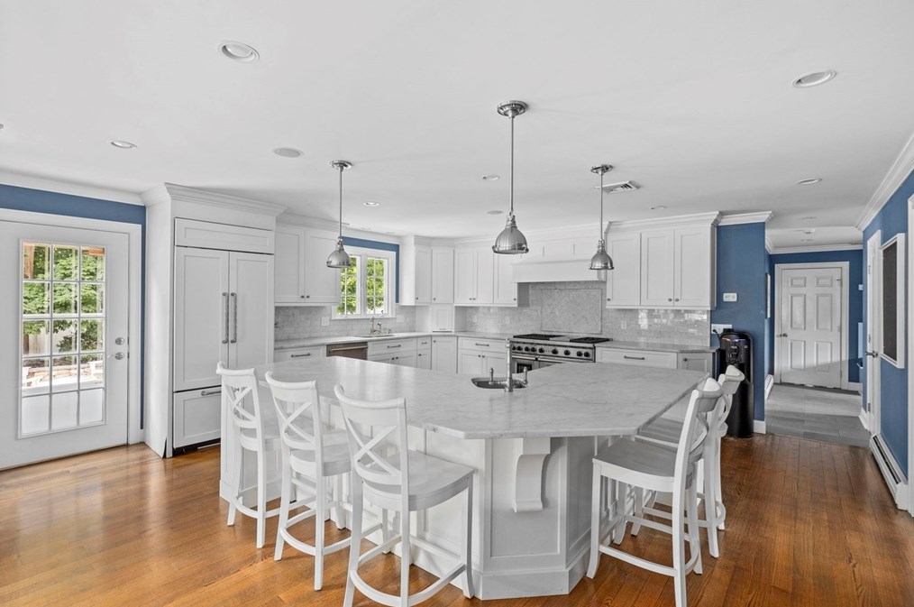 4 Julian Way, Hingham, MA 02043 exterior