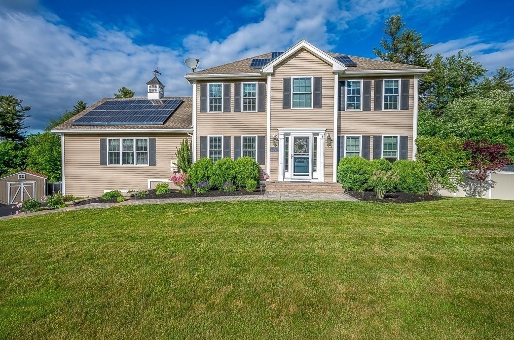 10 Grizzly Dr, Rutland, MA 01543 exterior
