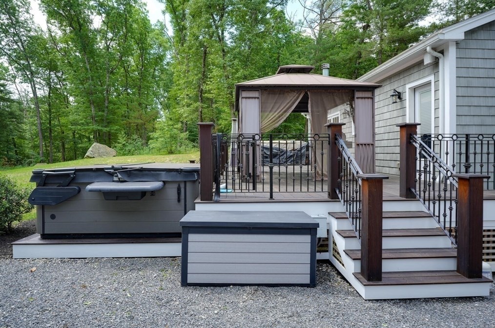 356 Whitney St, Northborough MA 01532-1146 exterior