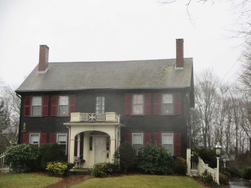 127 Hart St, Taunton MA 02780-4950 exterior