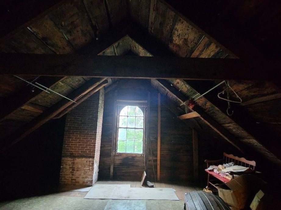 127 Hart St, Taunton MA 02780-4950 exterior