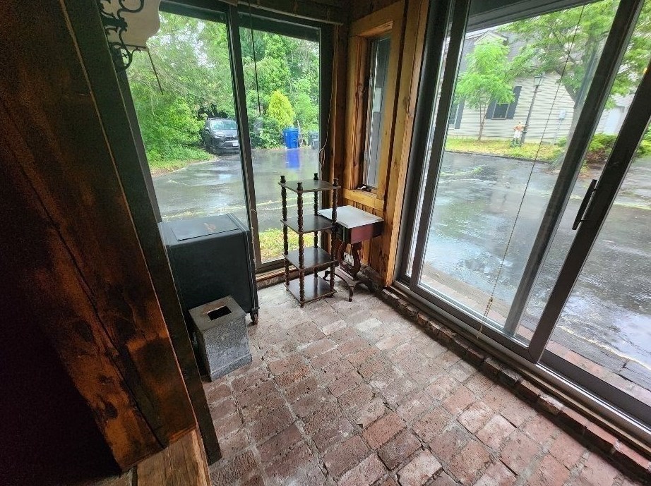 127 Hart St, Taunton MA 02780-4950 exterior