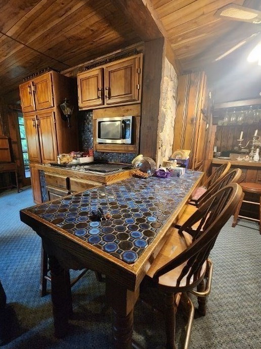 127 Hart St, Taunton MA 02780-4950 exterior