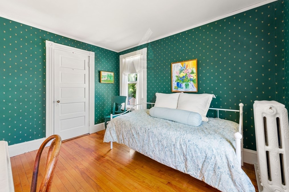 22 Pond St, Marblehead MA 01945-3454 exterior