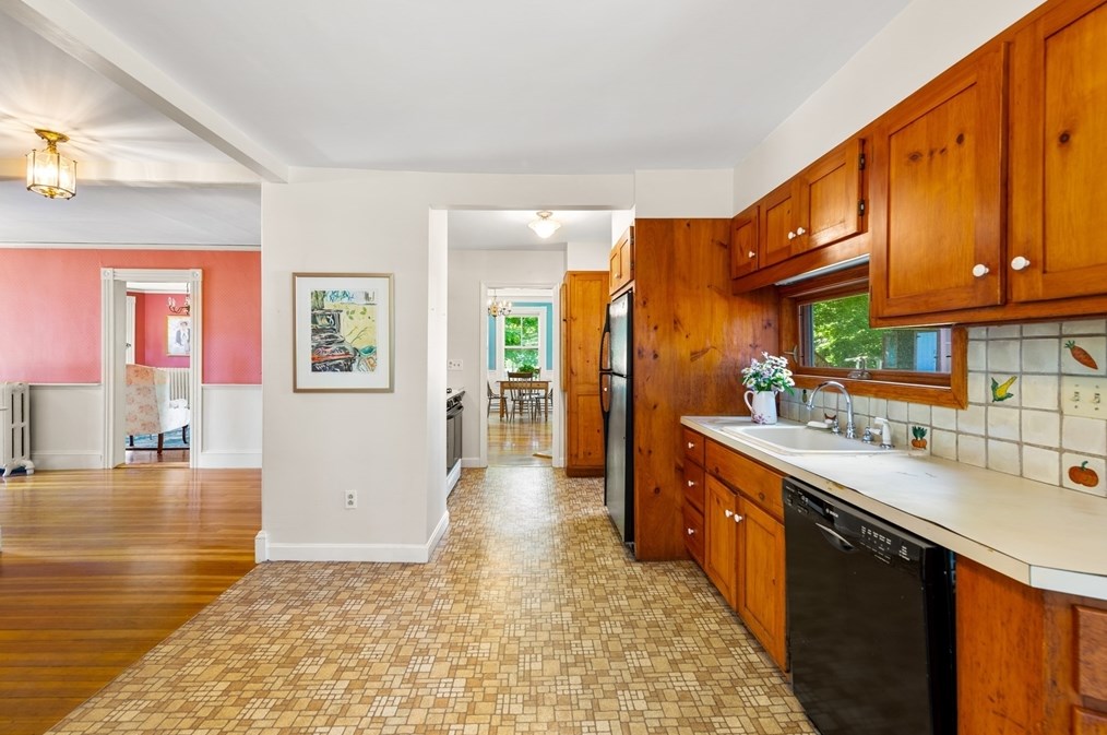 22 Pond St, Marblehead MA 01945-3454 exterior