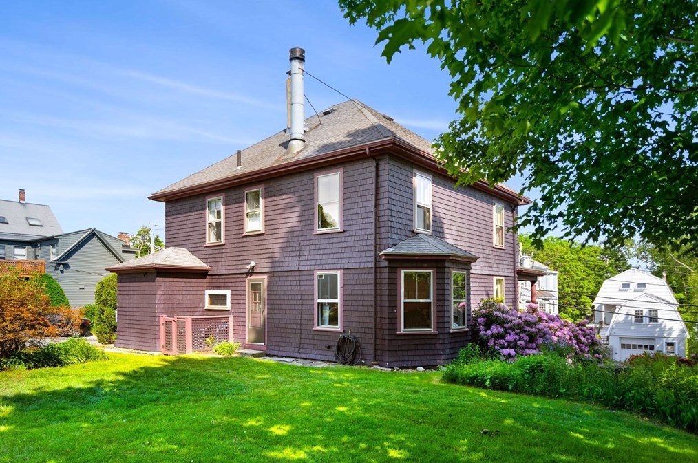 22 Pond St, Marblehead MA 01945-3454 exterior