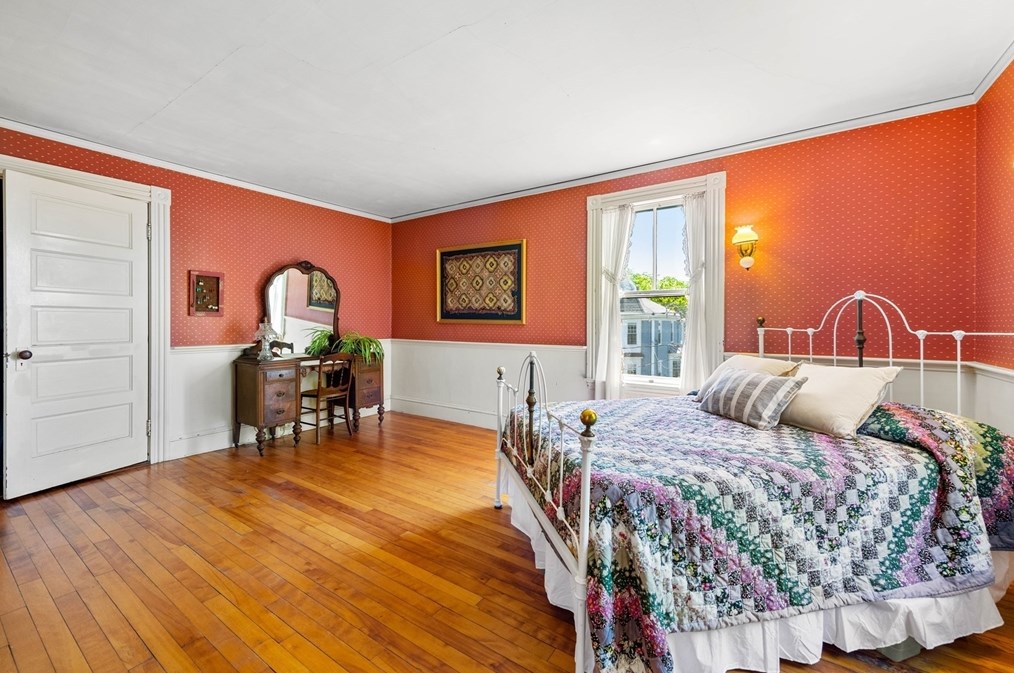 22 Pond St, Marblehead MA 01945-3454 exterior