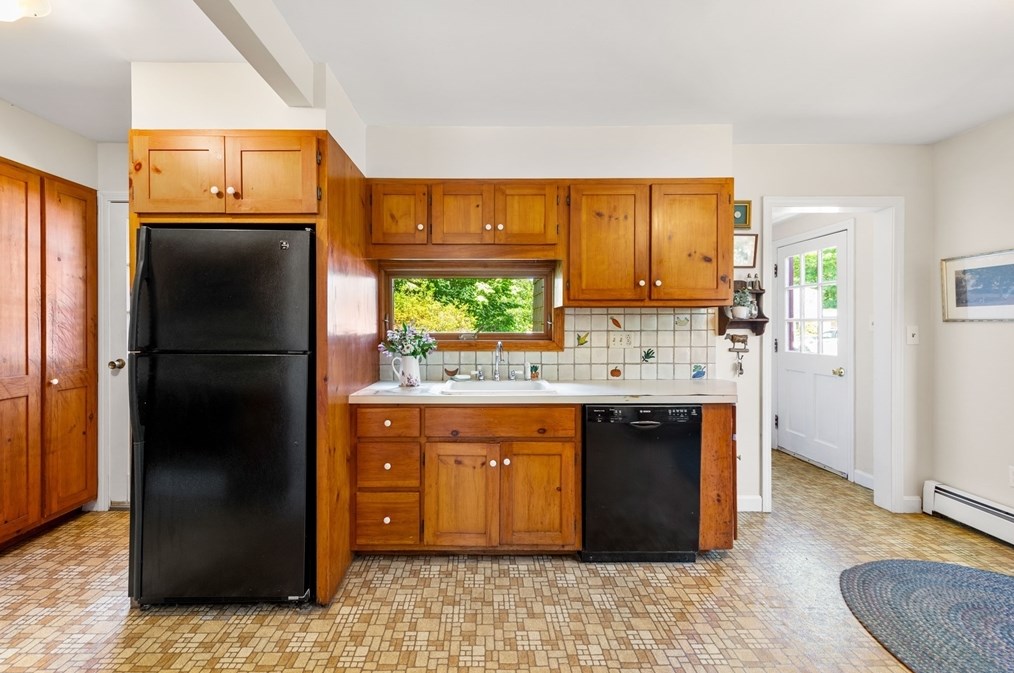 22 Pond St, Marblehead MA 01945-3454 exterior