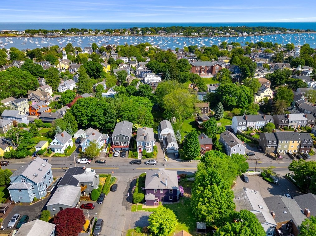 22 Pond St, Marblehead MA 01945-3454 exterior