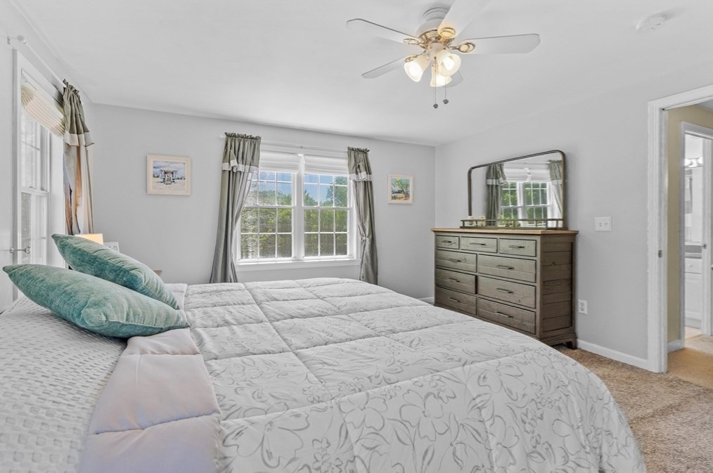 20 Earl St, New Bedford MA 02743-1924 exterior