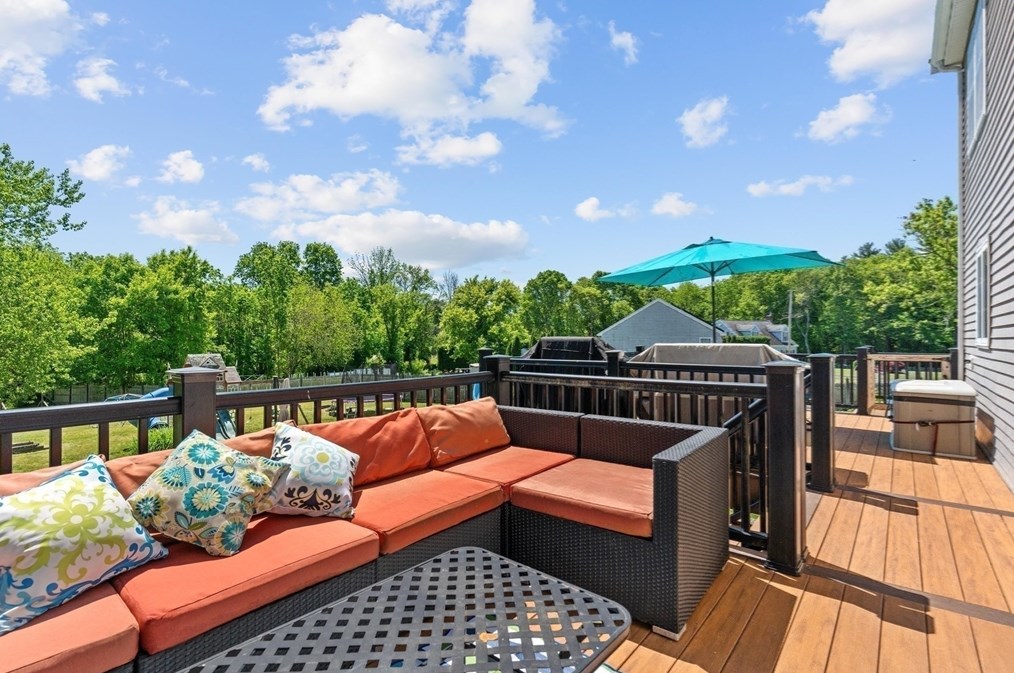 20 Earl St, New Bedford MA 02743-1924 exterior