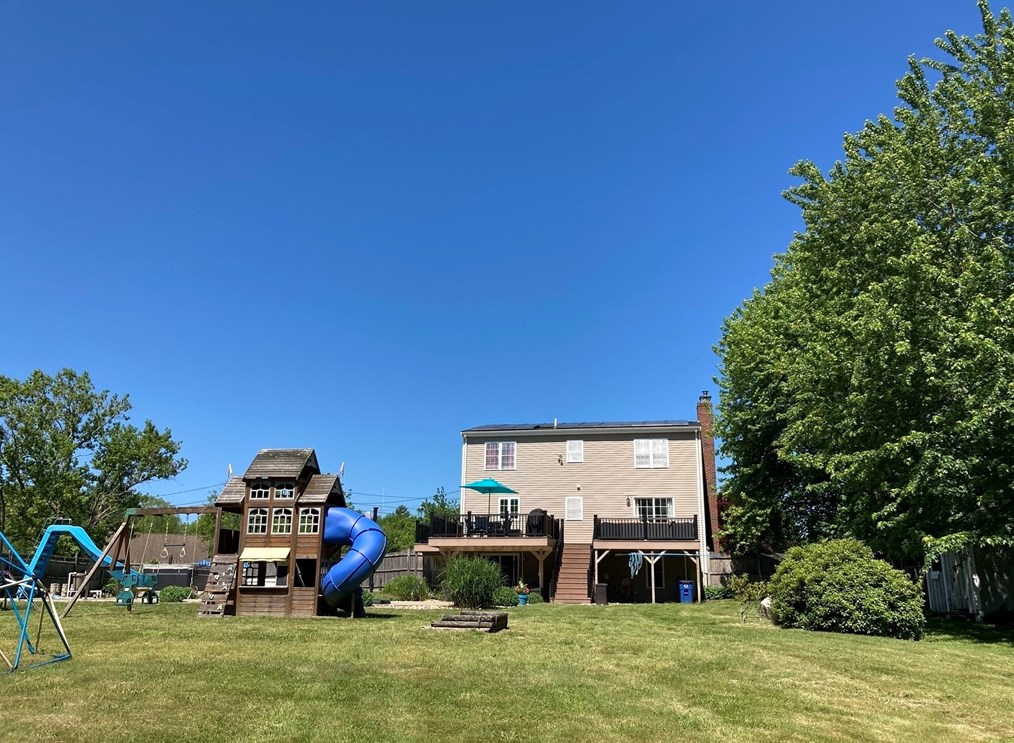 20 Earl St, New Bedford MA 02743-1924 exterior