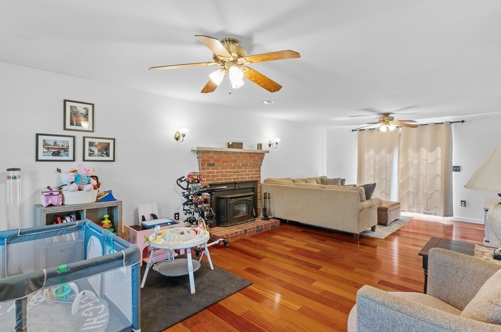 20 Earl St, New Bedford MA 02743-1924 exterior