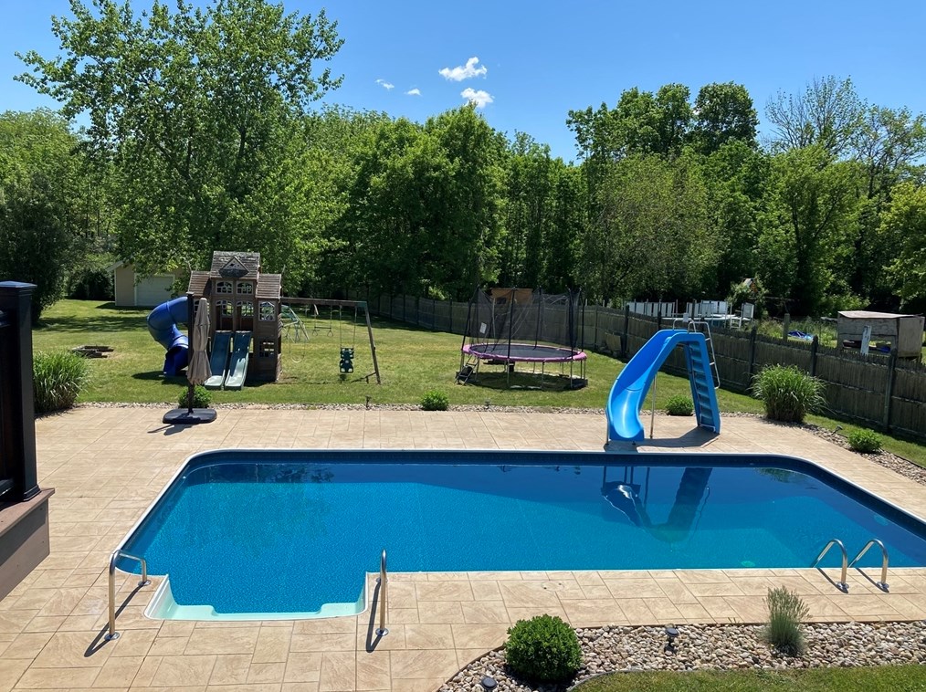 20 Earl St, New Bedford MA 02743-1924 exterior