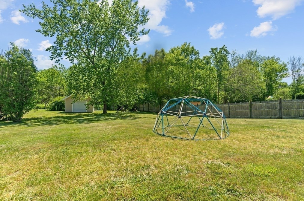 20 Earl St, New Bedford MA 02743-1924 exterior