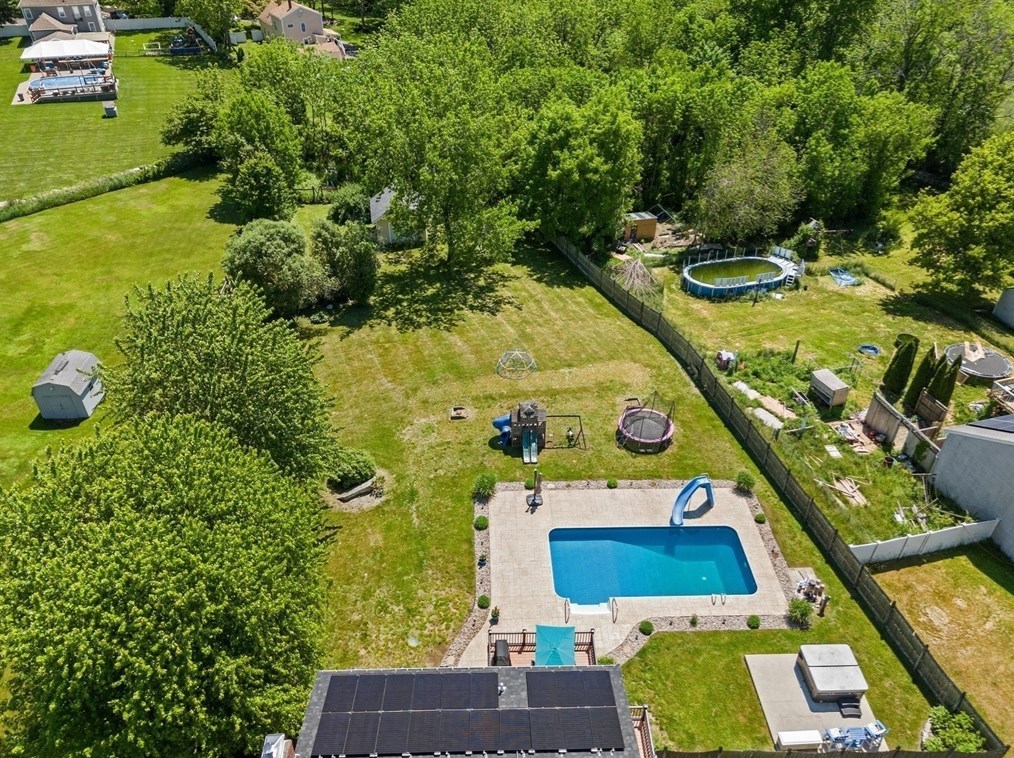 20 Earl St, New Bedford MA 02743-1924 exterior