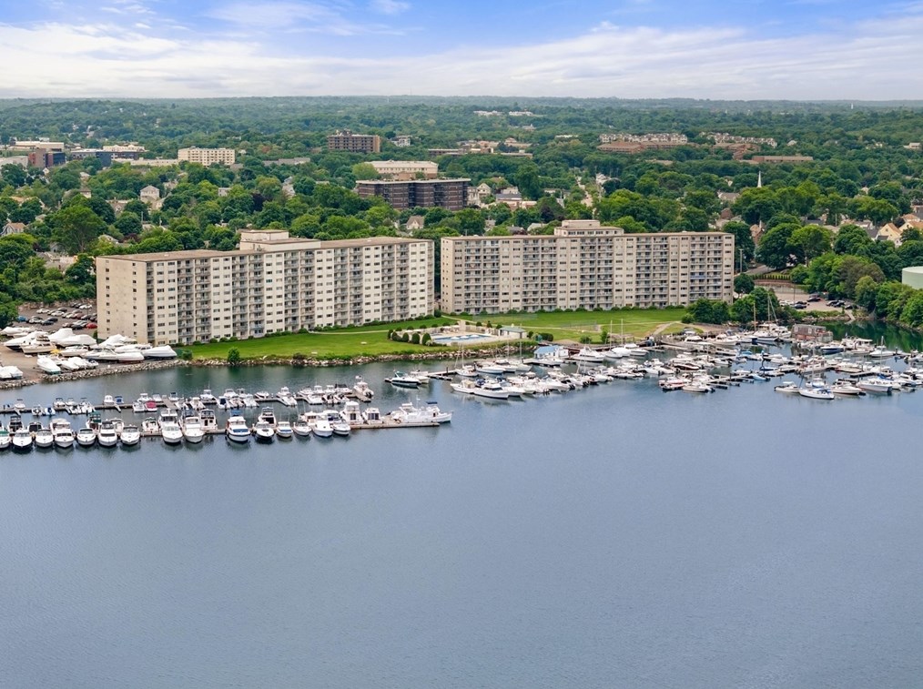 200 Cove Way, Quincy MA 02169-5882 exterior