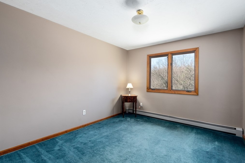 27 Dudley Rd, Sutton MA 01590-3037 exterior