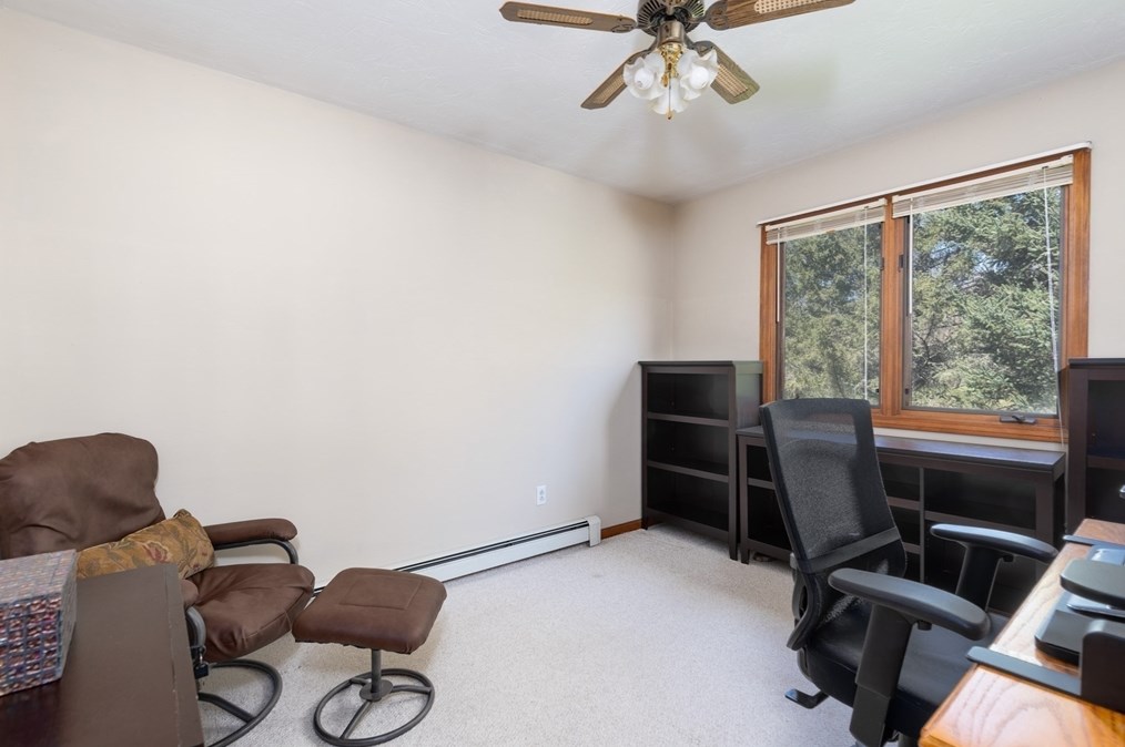 27 Dudley Rd, Sutton MA 01590-3037 exterior