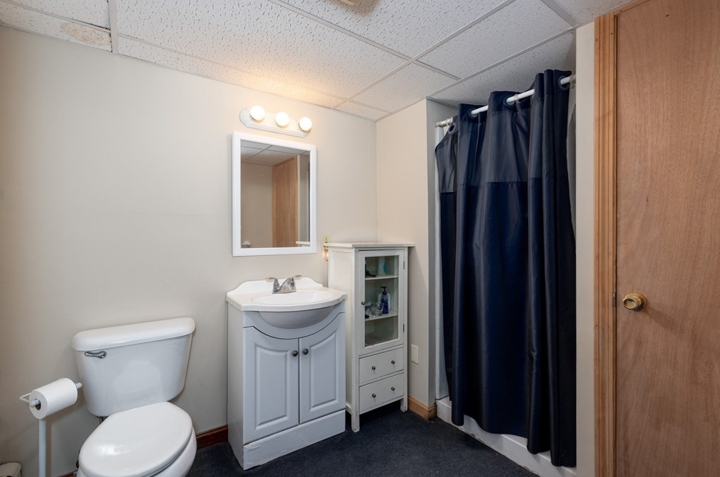 27 Dudley Rd, Sutton MA 01590-3037 exterior