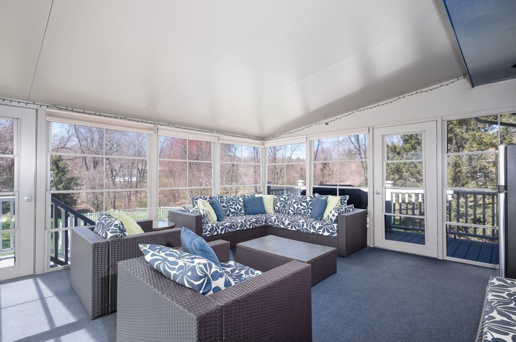 27 Dudley Rd, Sutton MA 01590-3037 exterior