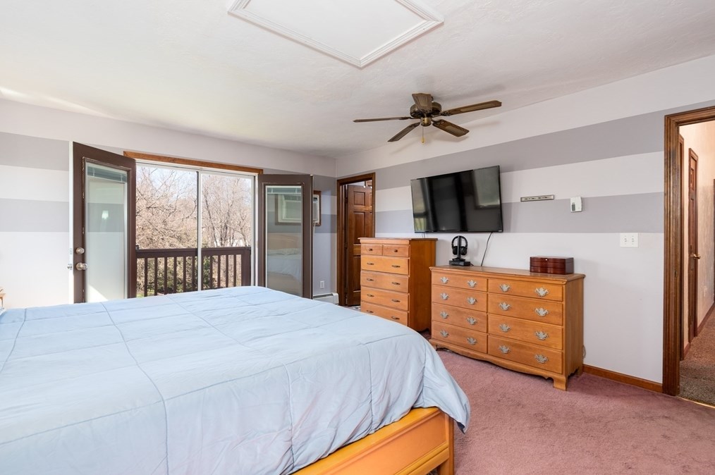 27 Dudley Rd, Sutton MA 01590-3037 exterior