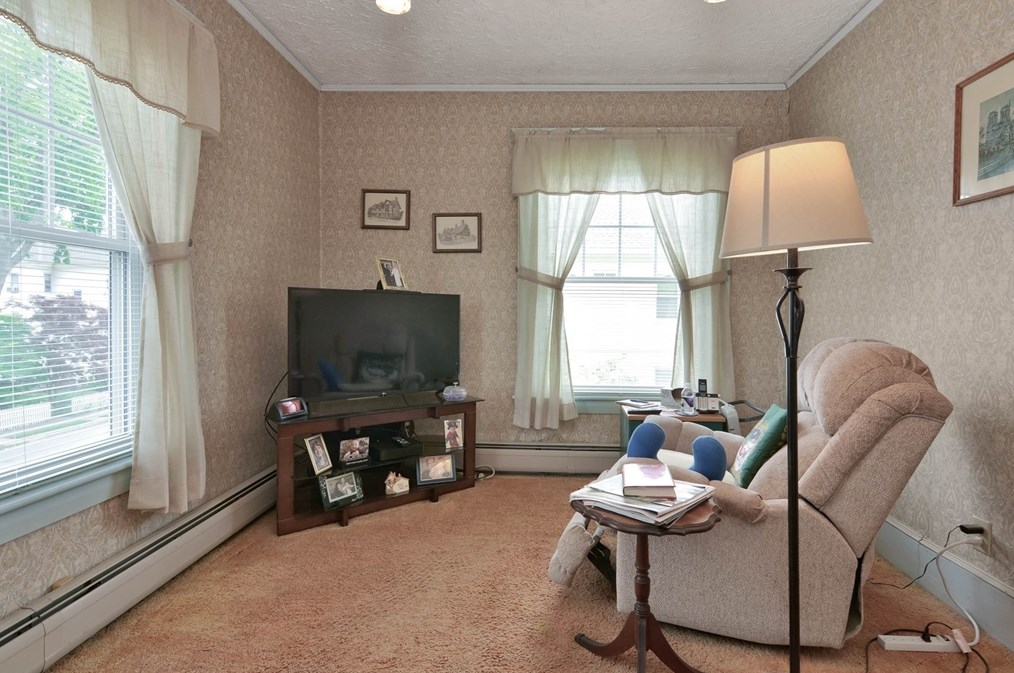 154 Woodland St, Lawrence MA 01841-2333 exterior